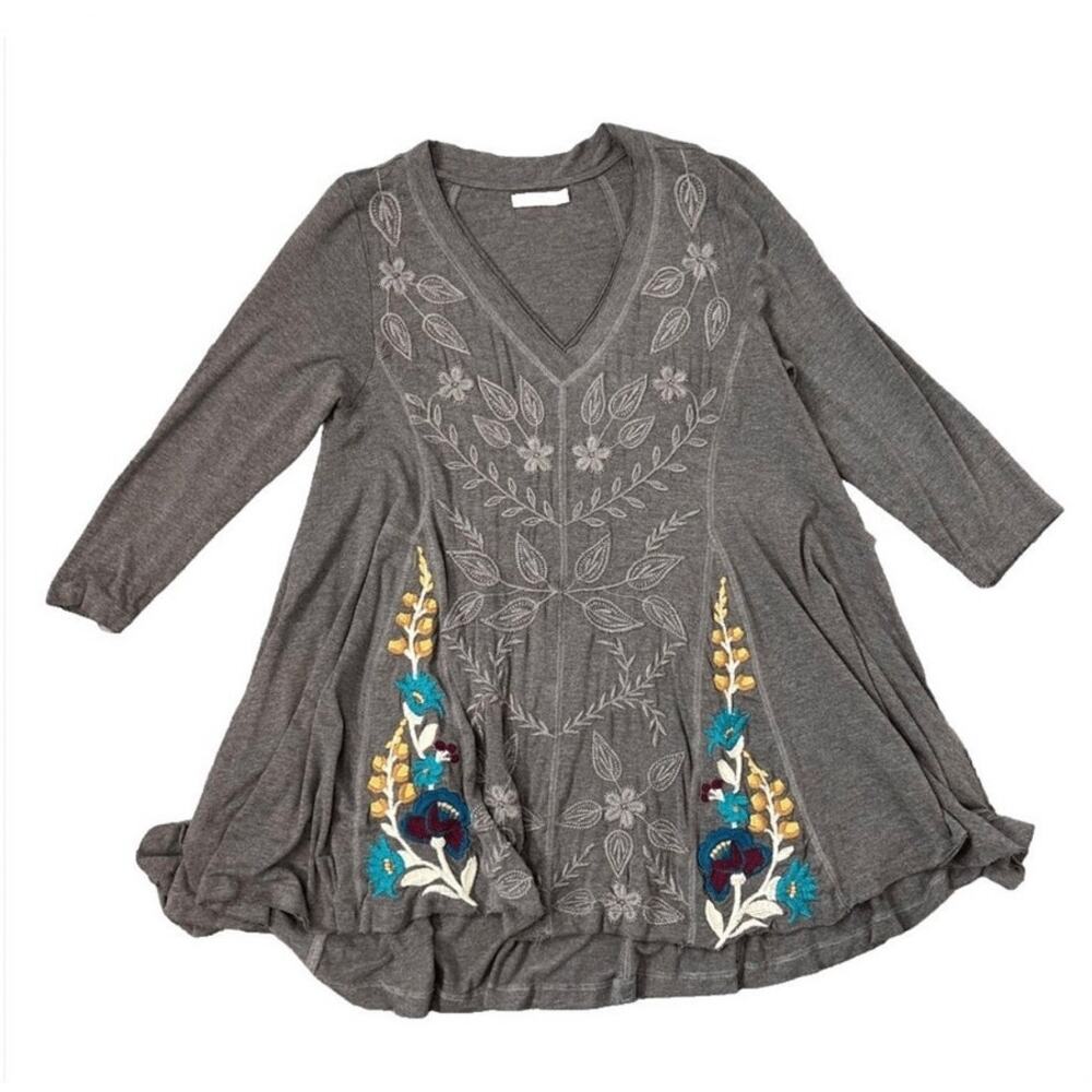 Caite Embroidered Tunic Top Size XL Gray 3/4 Sleeves Stretchy Soft Relaxed Boho